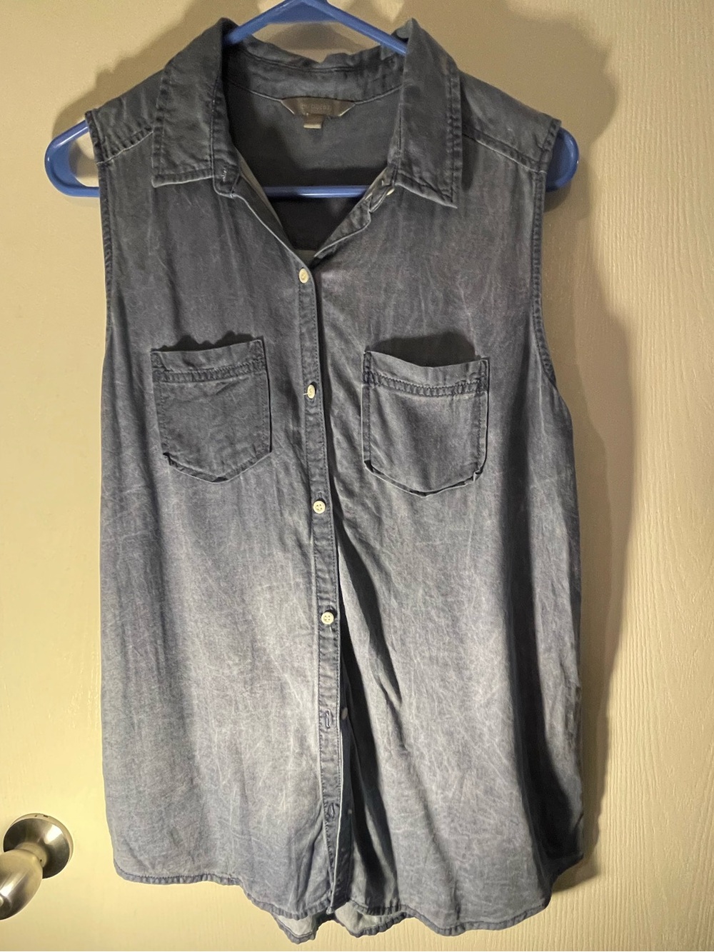 Rubbish Sleeveless Washed Denim Shirt - Blue